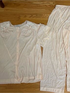 Vintage Lorraine Romantic Lace-Trim Two-Piece Sleep Set - Soft Blush size large